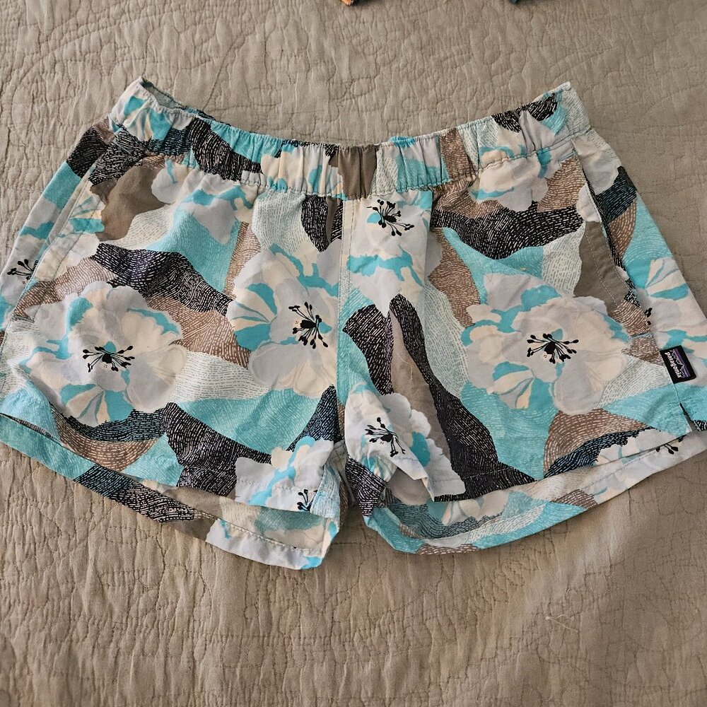 Patagonia barely baggies Women's S